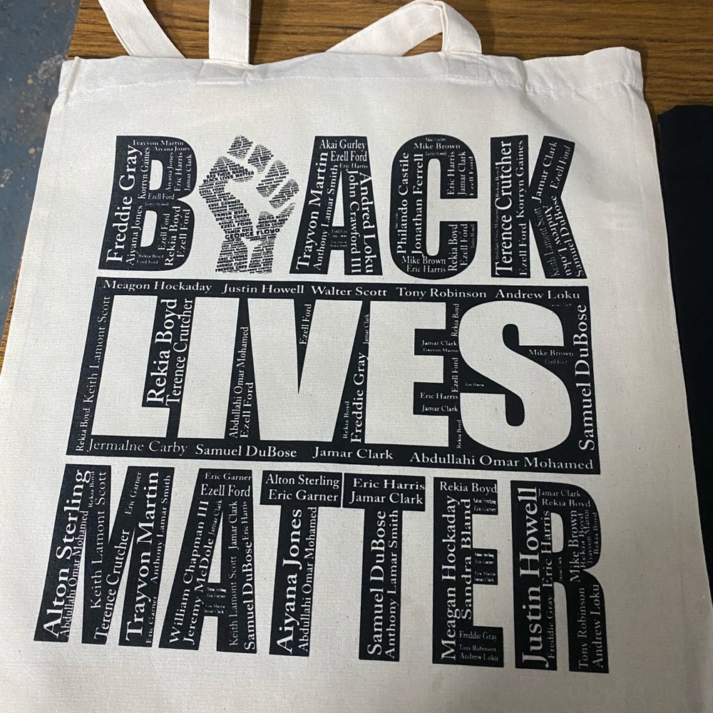 Black lives matter tote bag
